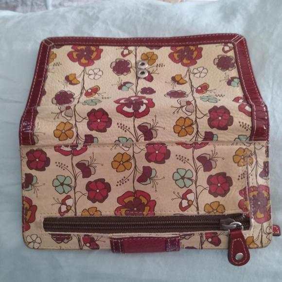 Vintage Fossil Leather Boho Wallet - Picture 3 of 12